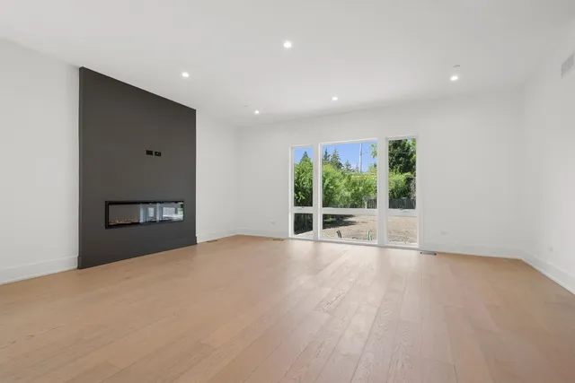 $9,000 | 9214 Washington Street, Niles, IL 60714