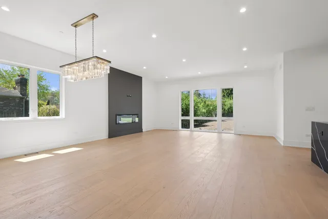 $9,000 | 9214 Washington Street, Niles, IL 60714