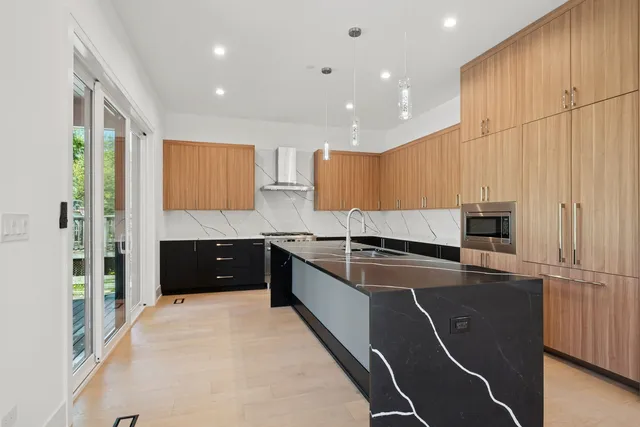 $9,000 | 9214 Washington Street, Niles, IL 60714