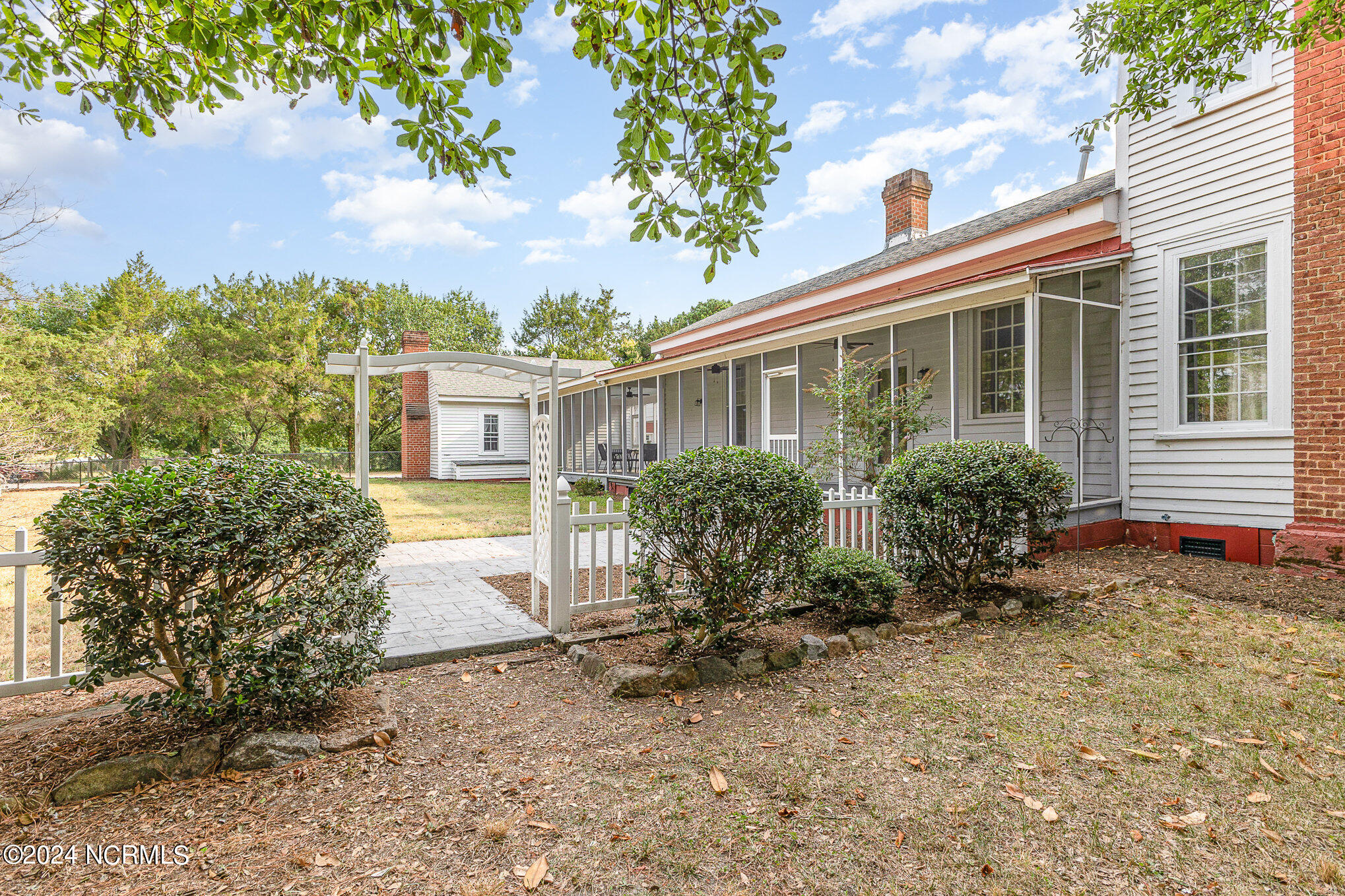 685 Matthews Road Clayton, NC 27520 - Photo 7 of 14 006_cy1a2148-edit-edit