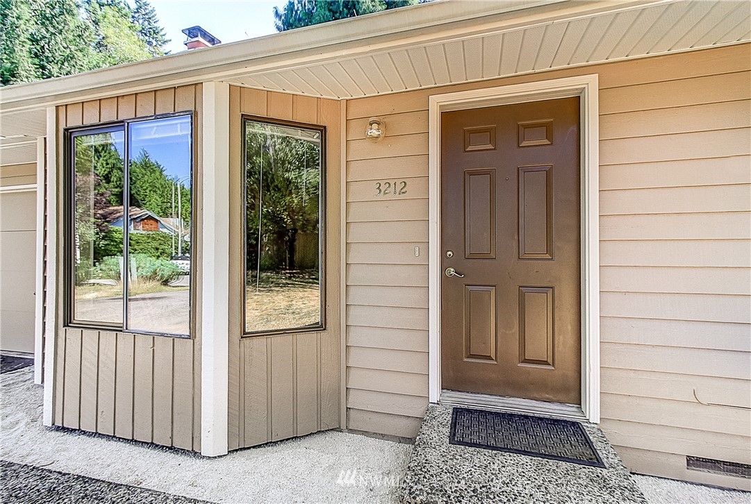 3212 164th Place Southeast Bothell, WA 98012 - Photo 3 of 17 Gallery Image 3