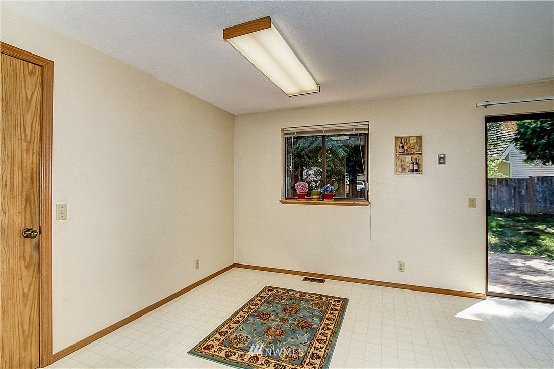 3212 164th Place Southeast Bothell, WA 98012 - Photo 9 of 17 Gallery Image 9