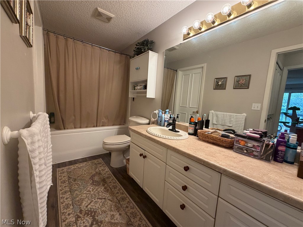 4648 Oak Point Road Lorain, OH 44053 - Photo 14 of 33