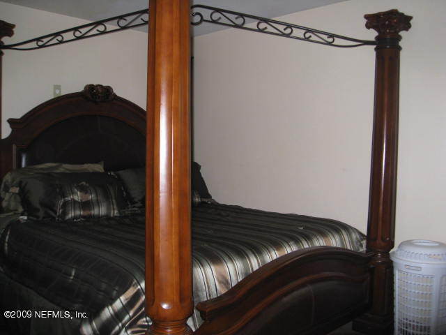 10566 Dodd Road Jacksonville, FL 32218 - Photo 12 of 19 a view of walk in closet