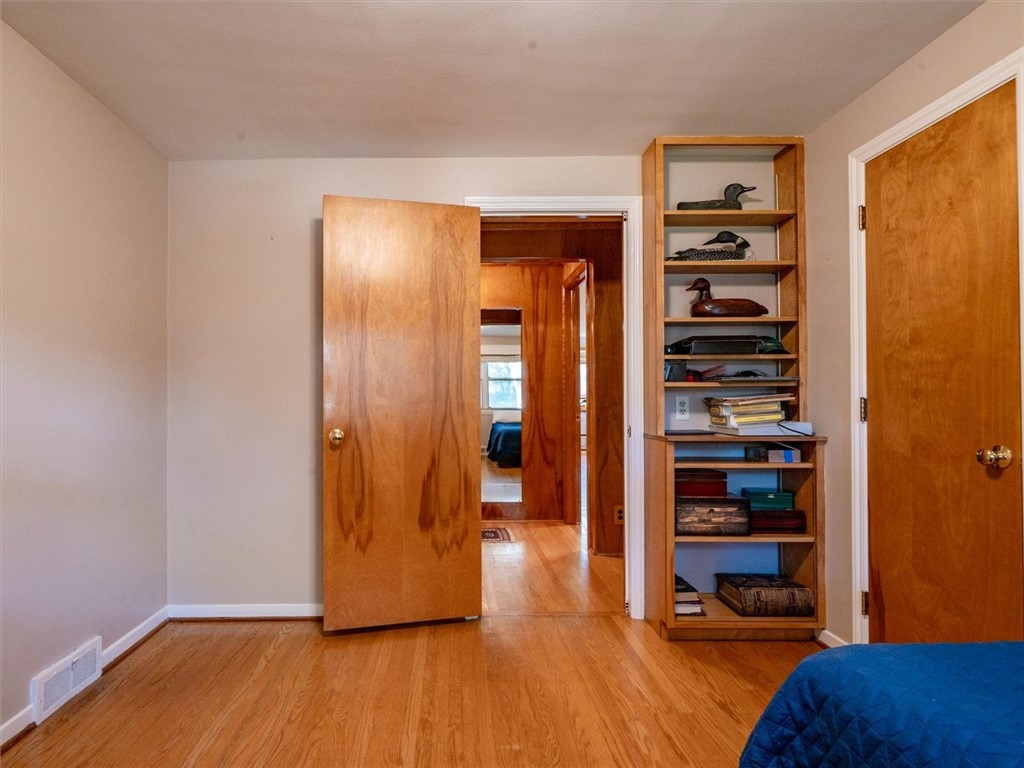 101 Radcliffe Road Irondequoit, NY 14617 - Photo 18 of 38