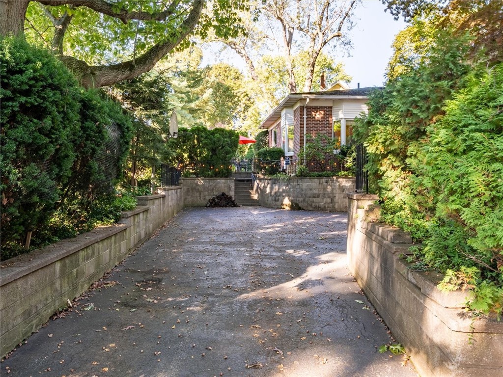 101 Radcliffe Road Irondequoit, NY 14617 - Photo 36 of 38