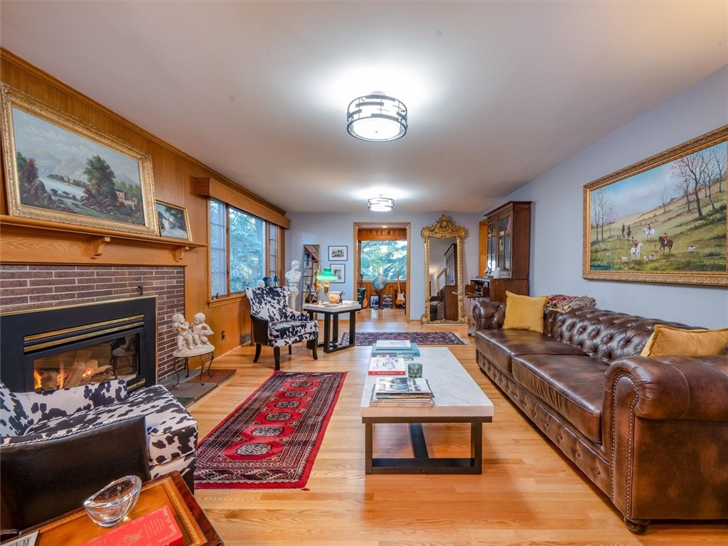 101 Radcliffe Road Irondequoit, NY 14617 - Photo 4 of 38