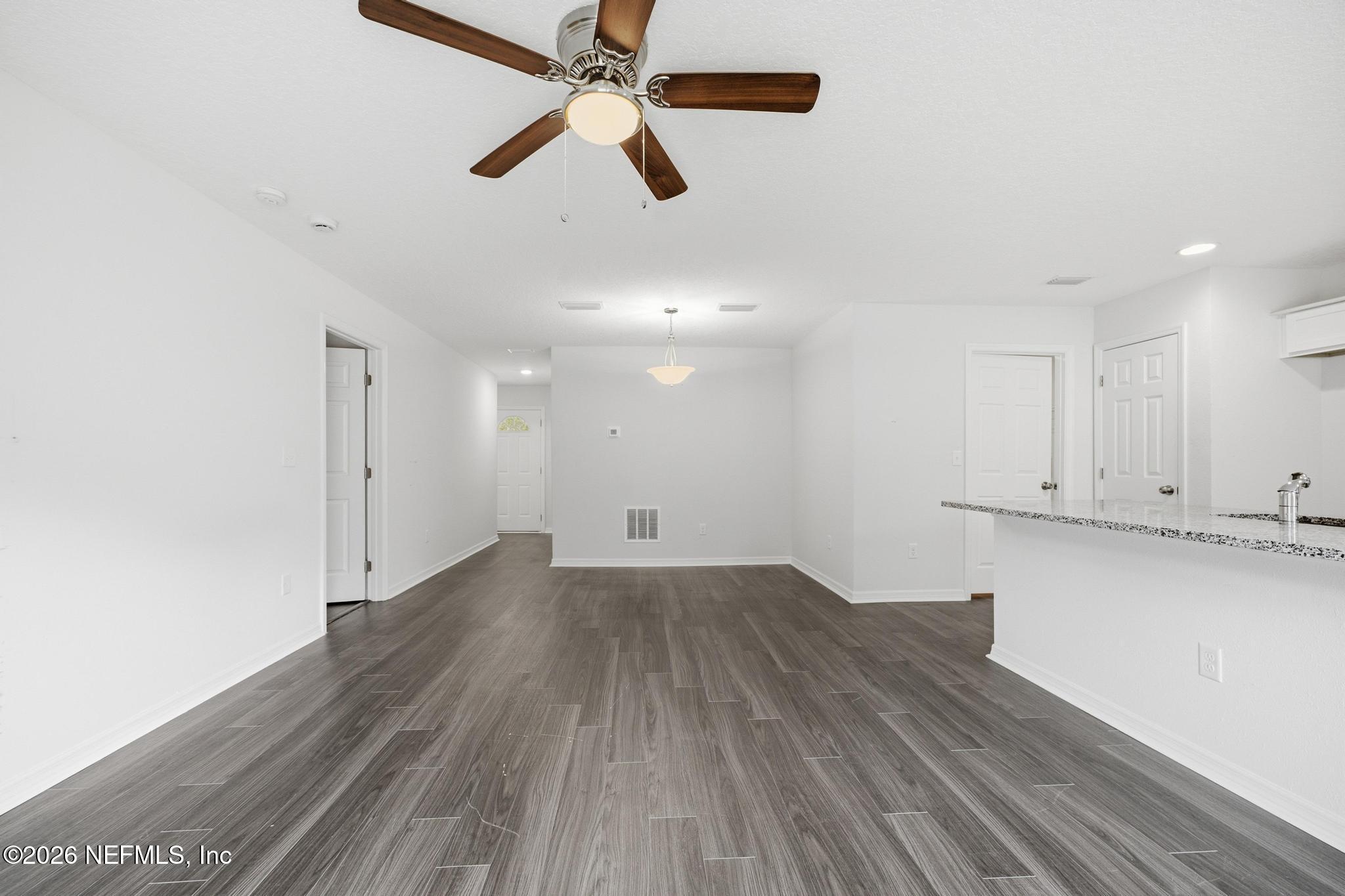 6219 Moncrief Road West Jacksonville, FL 32219 - Photo 9 of 32 Living Area
