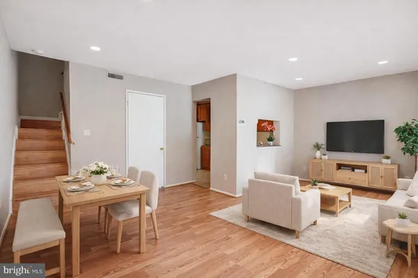 $2,280 | 9930 Brookridge Court, Gaithersburg, MD 20886