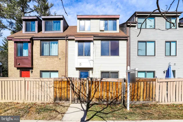 $2,480 | 9930 Brookridge Court, Gaithersburg, MD 20886