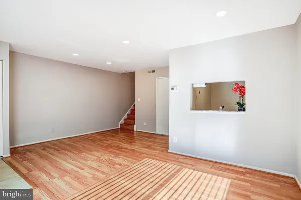 $2,280 | 9930 Brookridge Court, Gaithersburg, MD 20886