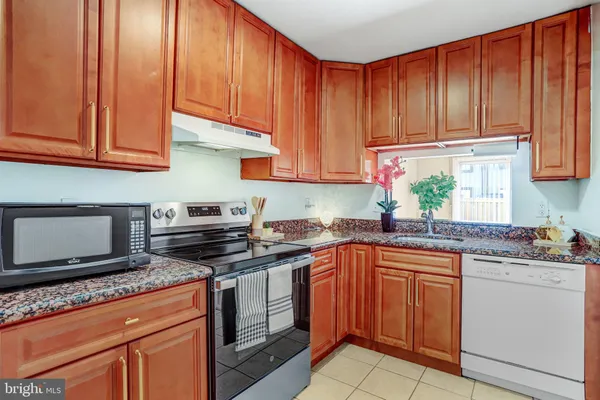 $2,280 | 9930 Brookridge Court, Gaithersburg, MD 20886