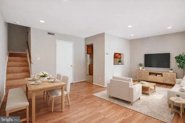 $2,480 | 9930 Brookridge Court, Gaithersburg, MD 20886