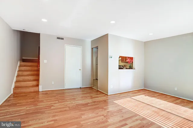 $2,480 | 9930 Brookridge Court, Gaithersburg, MD 20886