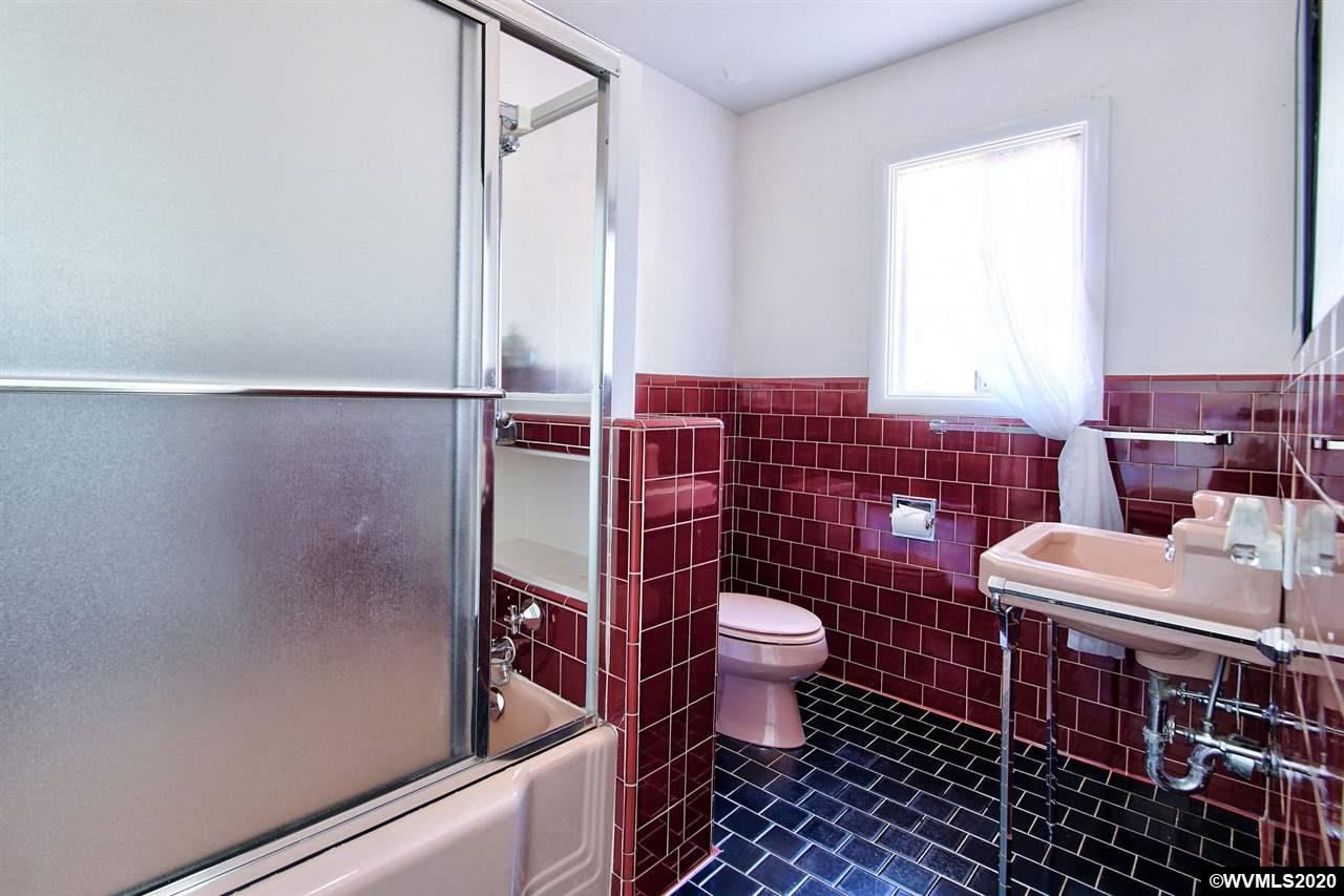 1845 Rio Vista Way South Salem, OR 97302 - Photo 20 of 39