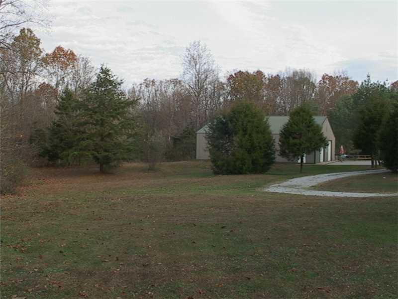 8515 East Green Acres Road Columbus, IN 47201 - Photo 2 of 9 Gallery Image 2