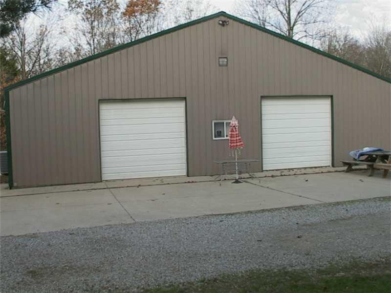 8515 East Green Acres Road Columbus, IN 47201 - Photo 4 of 9 Gallery Image 4