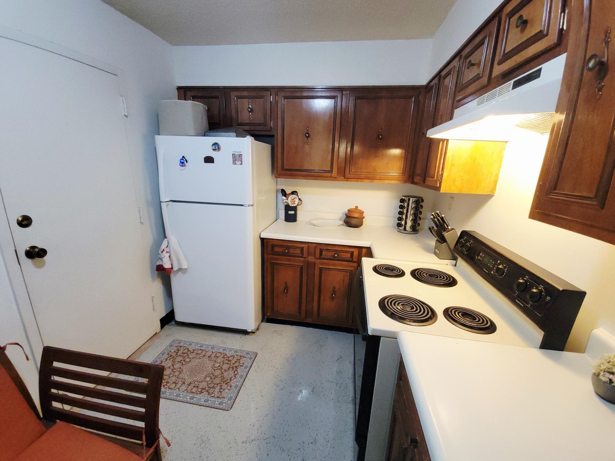 232 South Highland Street, Unit 608 Memphis, TN 38111 - Photo 20 of 40 a utility room with dryer and washer