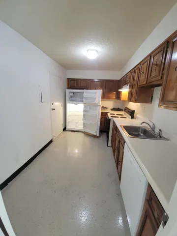 a view of walk in closet