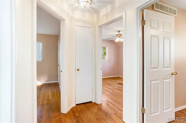 $218,000 | 11482 Essex Avenue, Maryland Heights, MO 63043