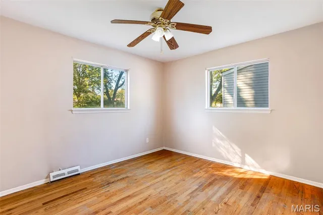 $218,000 | 11482 Essex Avenue, Maryland Heights, MO 63043