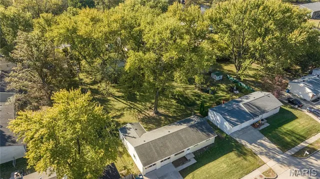 $218,000 | 11482 Essex Avenue, Maryland Heights, MO 63043