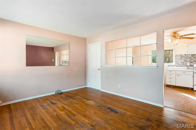 $218,000 | 11482 Essex Avenue, Maryland Heights, MO 63043