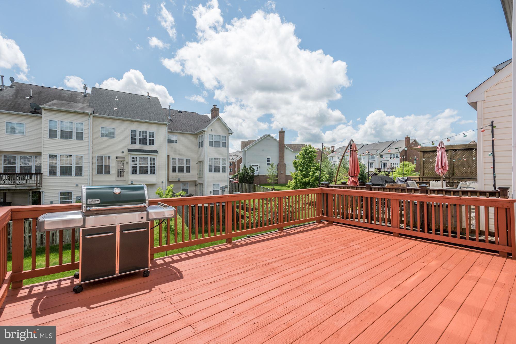 649 Springhouse Square Southeast Leesburg, VA 20175 - Photo 20 of 21 Enormous entertaining deck