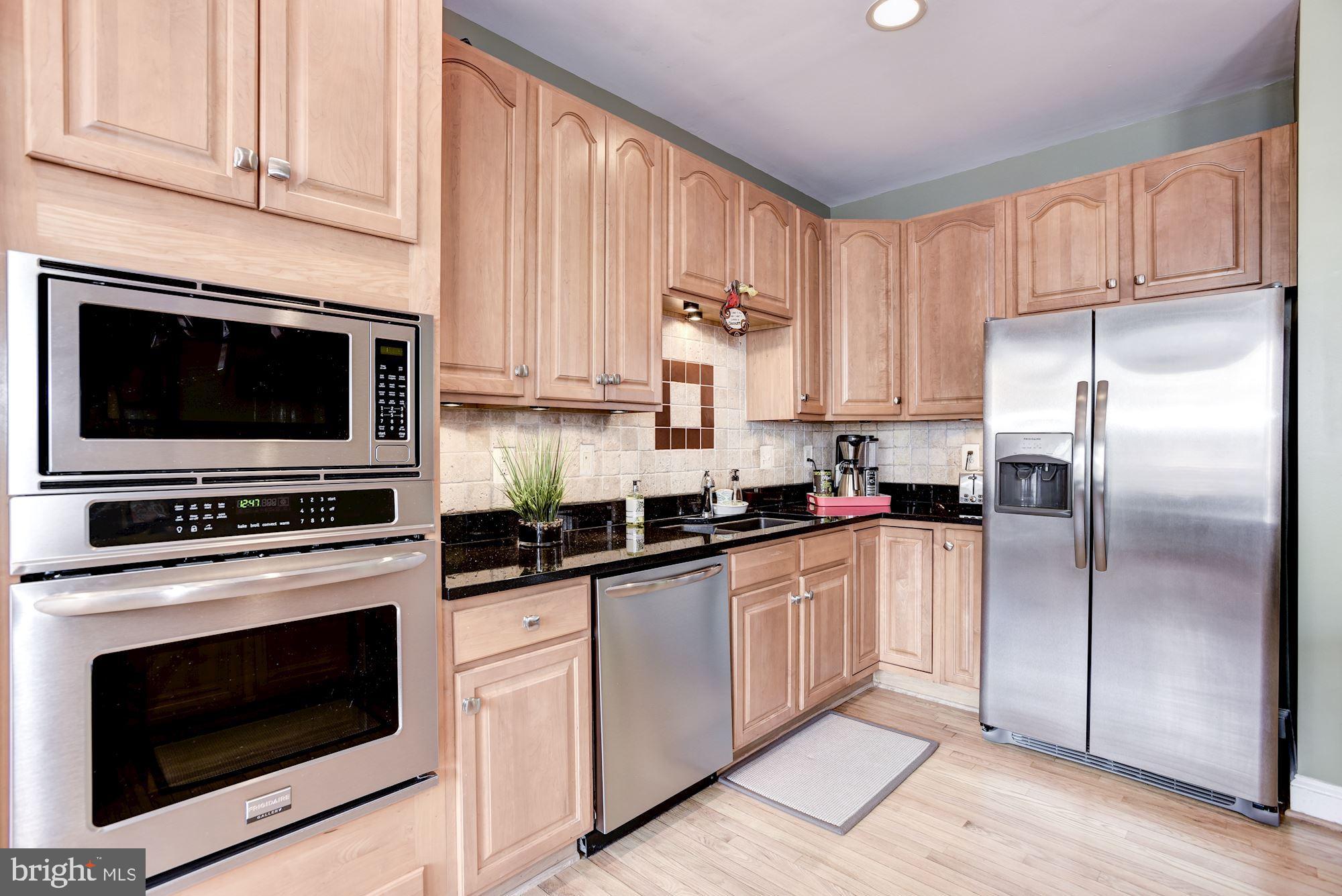 649 Springhouse Square Southeast Leesburg, VA 20175 - Photo 10 of 21 Stainless Steel Appliances