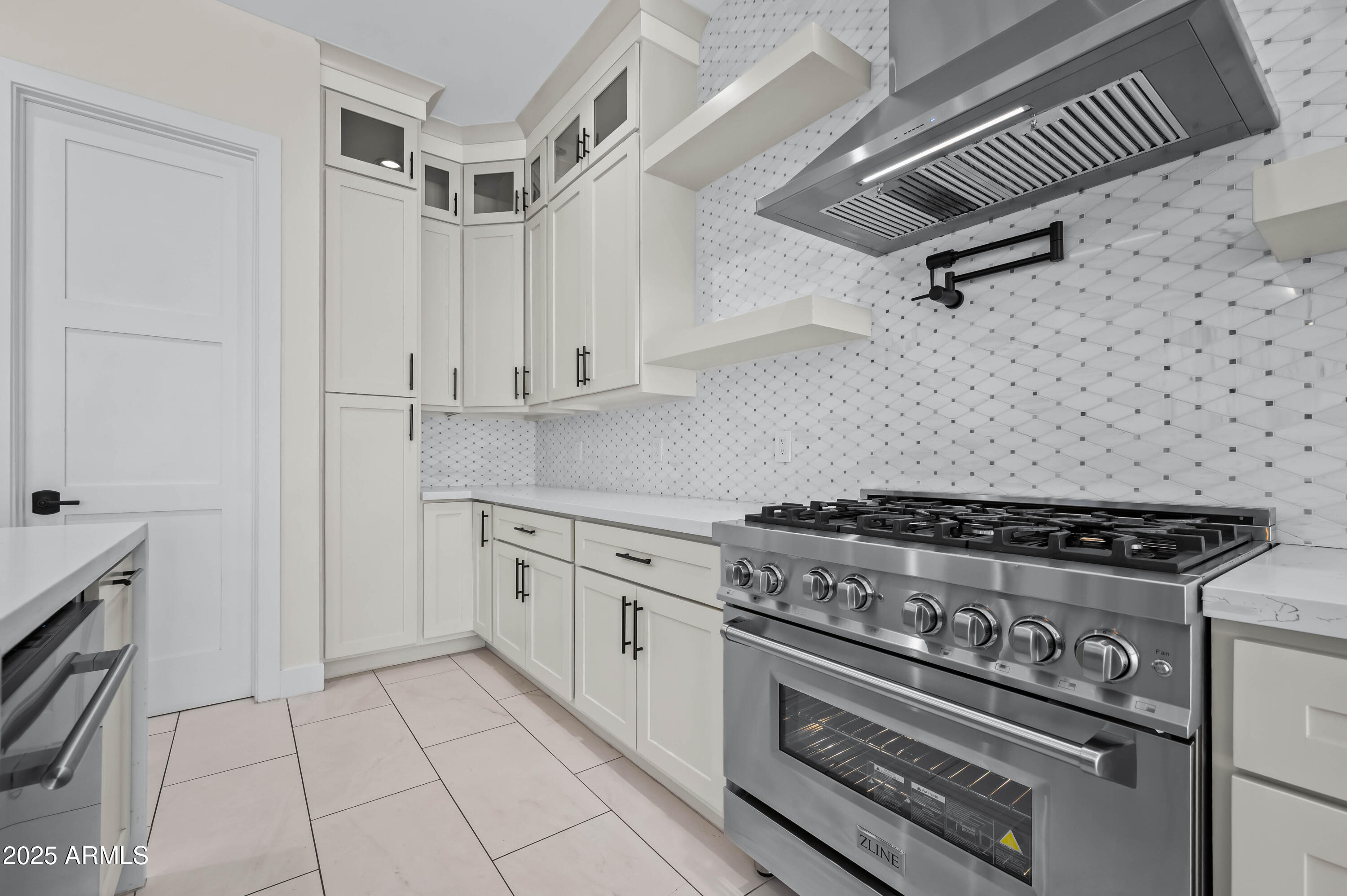 4409 North 32nd Street Phoenix, AZ 85018 - Photo 8 of 76 4409 N 32nd St, Phoenix, AZ 85018-8