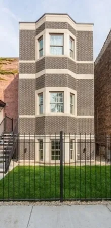$749,900 | 530 East 44th Place, Chicago, IL 60653