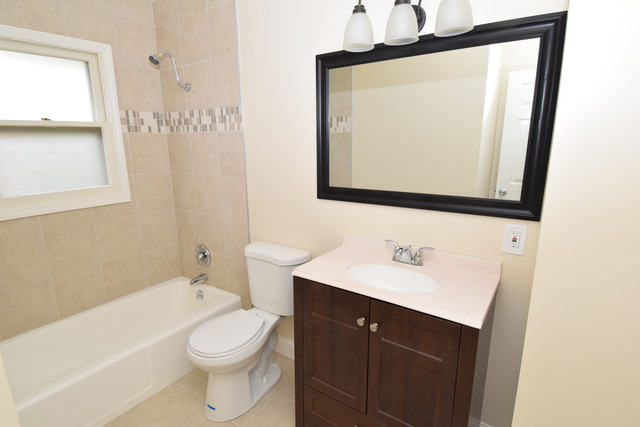 27W121 Manchester Road Winfield, IL 60190 - Photo 11 of 18