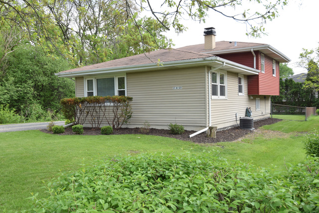 27W121 Manchester Road Winfield, IL 60190 - Photo 16 of 18