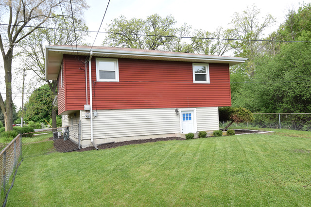 27W121 Manchester Road Winfield, IL 60190 - Photo 17 of 18