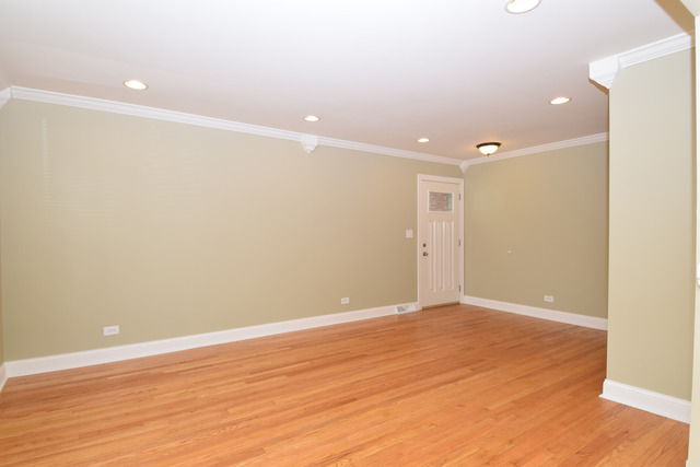 27W121 Manchester Road Winfield, IL 60190 - Photo 5 of 18