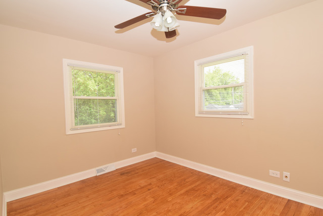 27W121 Manchester Road Winfield, IL 60190 - Photo 9 of 18