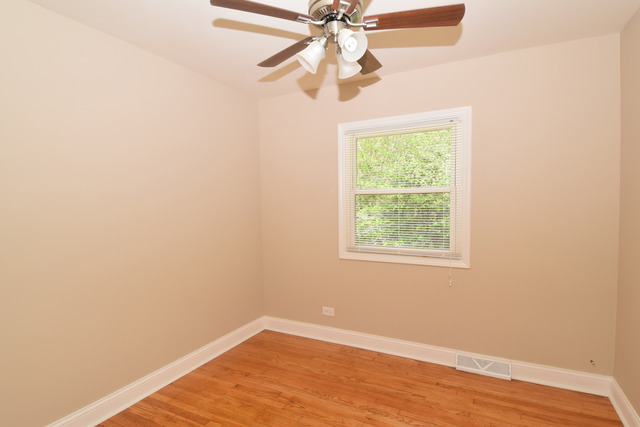 27W121 Manchester Road Winfield, IL 60190 - Photo 10 of 18