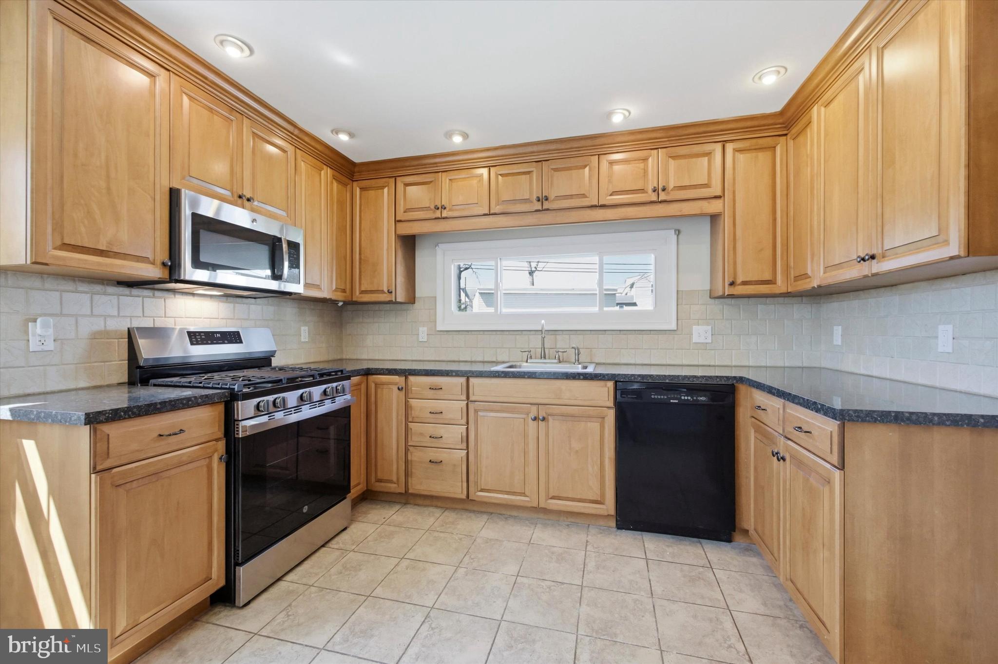 502 Haverford Road Ridley Park, PA 19078 - Photo 4 of 45