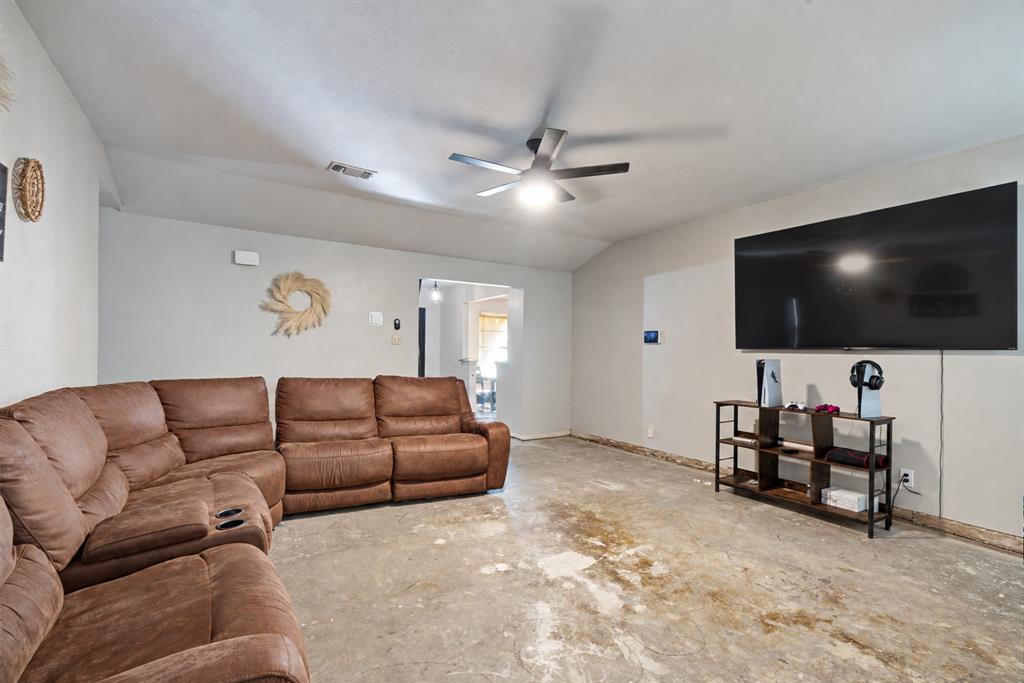 4025 Jefferson Road Paris, TX 75462 - Photo 6 of 15 Gallery Image 6