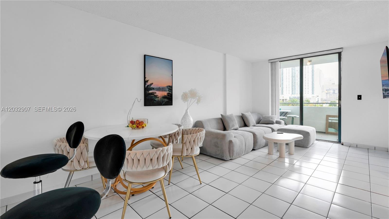 546 Southwest 1st Street, Unit 603 Miami, FL 33130 - Photo 2 of 14