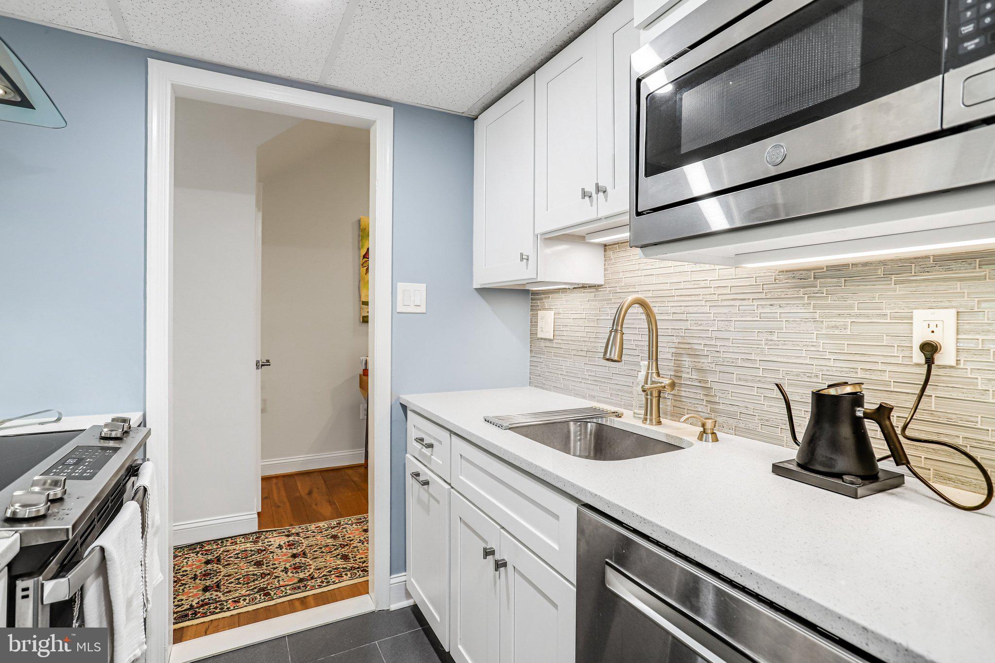 212 3rd Street Northeast, Unit A Washington, DC 20002 - Photo 10 of 33 Kitchen