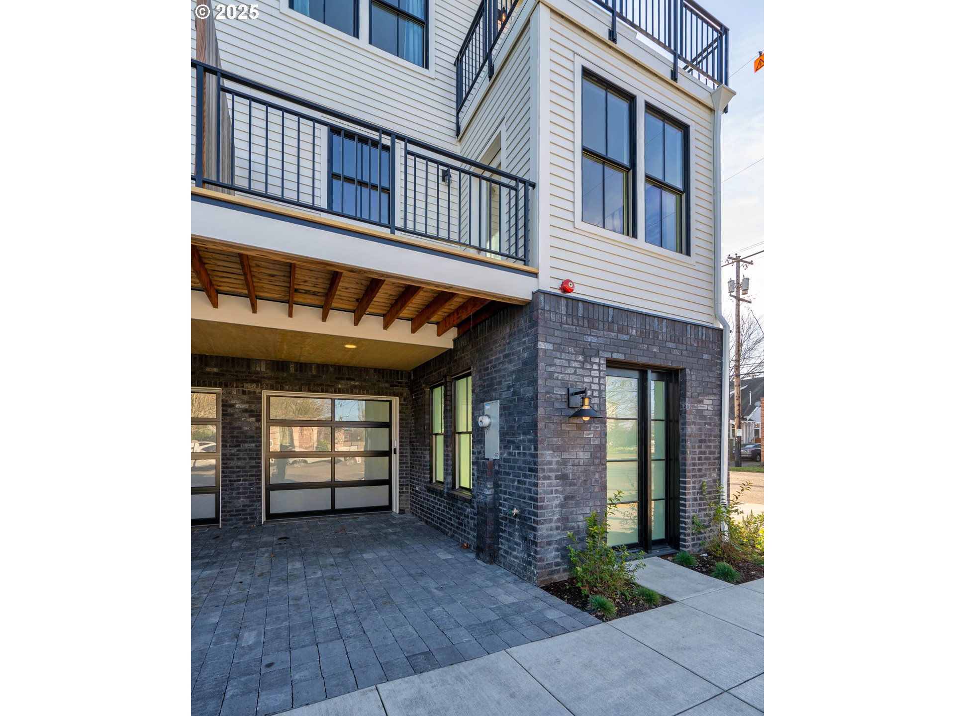 508 Northeast 56th Avenue Portland, OR 97213 - Photo 3 of 38