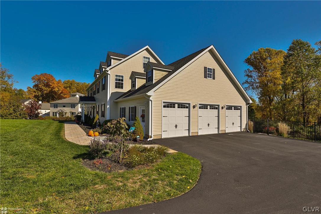 3510 Woodbyne Road Hellertown, PA 18055 - Photo 2 of 47 Spacious drive and large 3 car garage