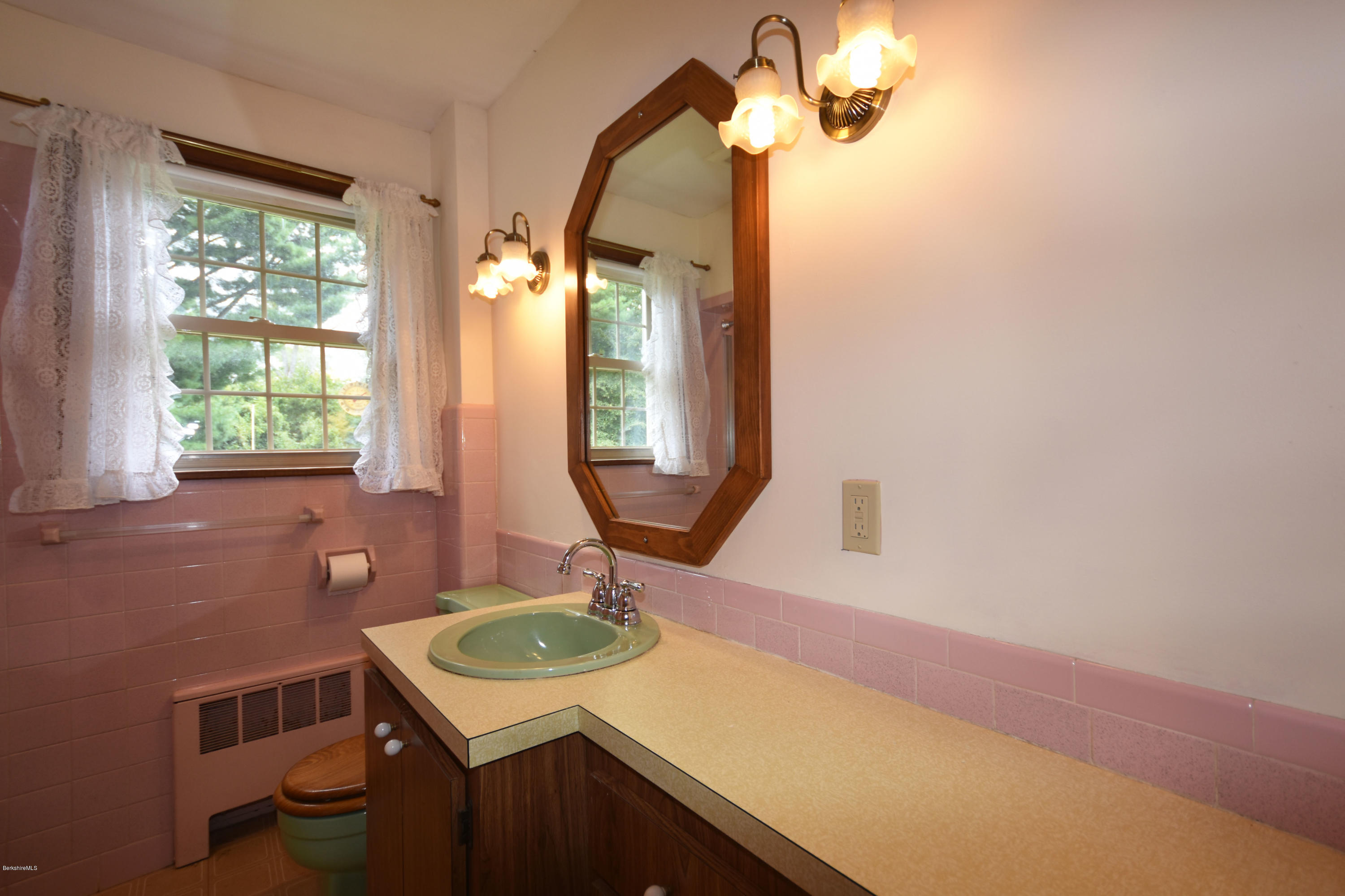 240 Benedict Road Pittsfield, MA 01201 - Photo 24 of 37 Full Bath