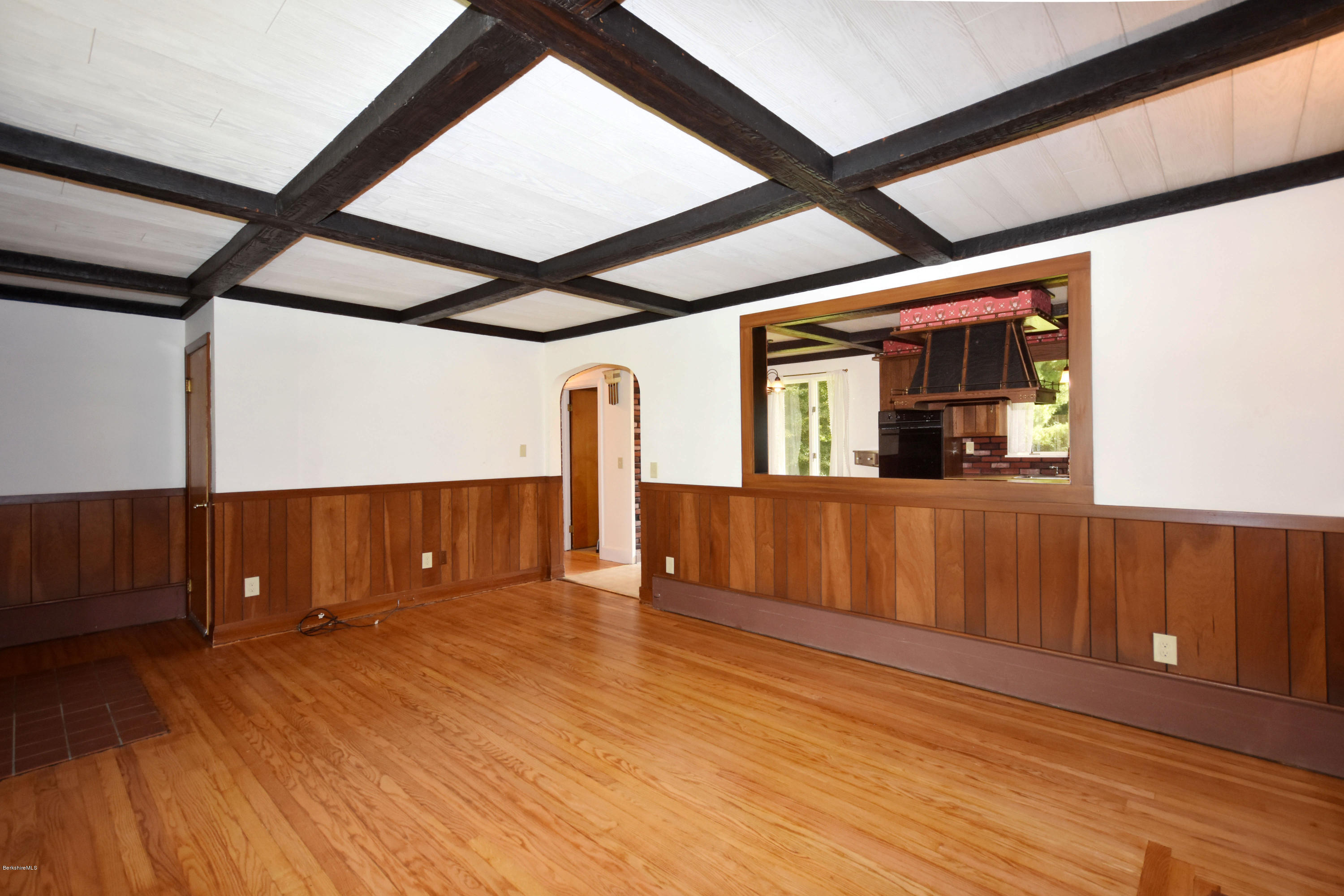 240 Benedict Road Pittsfield, MA 01201 - Photo 9 of 37 Living Room