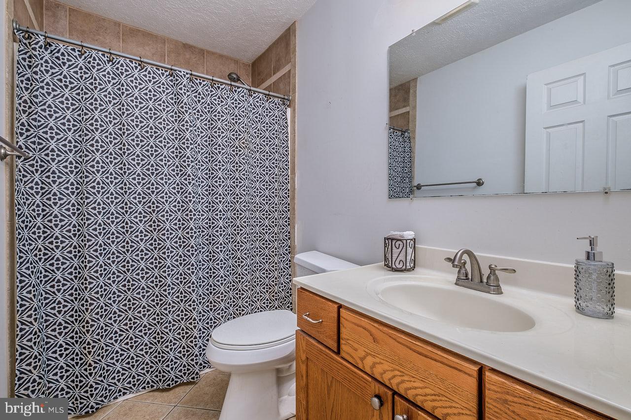 2352 Stultz Gap Road Woodstock, VA 22664 - Photo 21 of 32 Hall bath