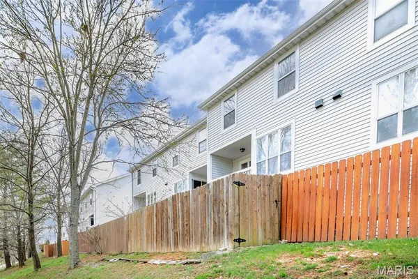 $219,900 | 1408 Whispering Creek Drive, Ballwin, MO 63021