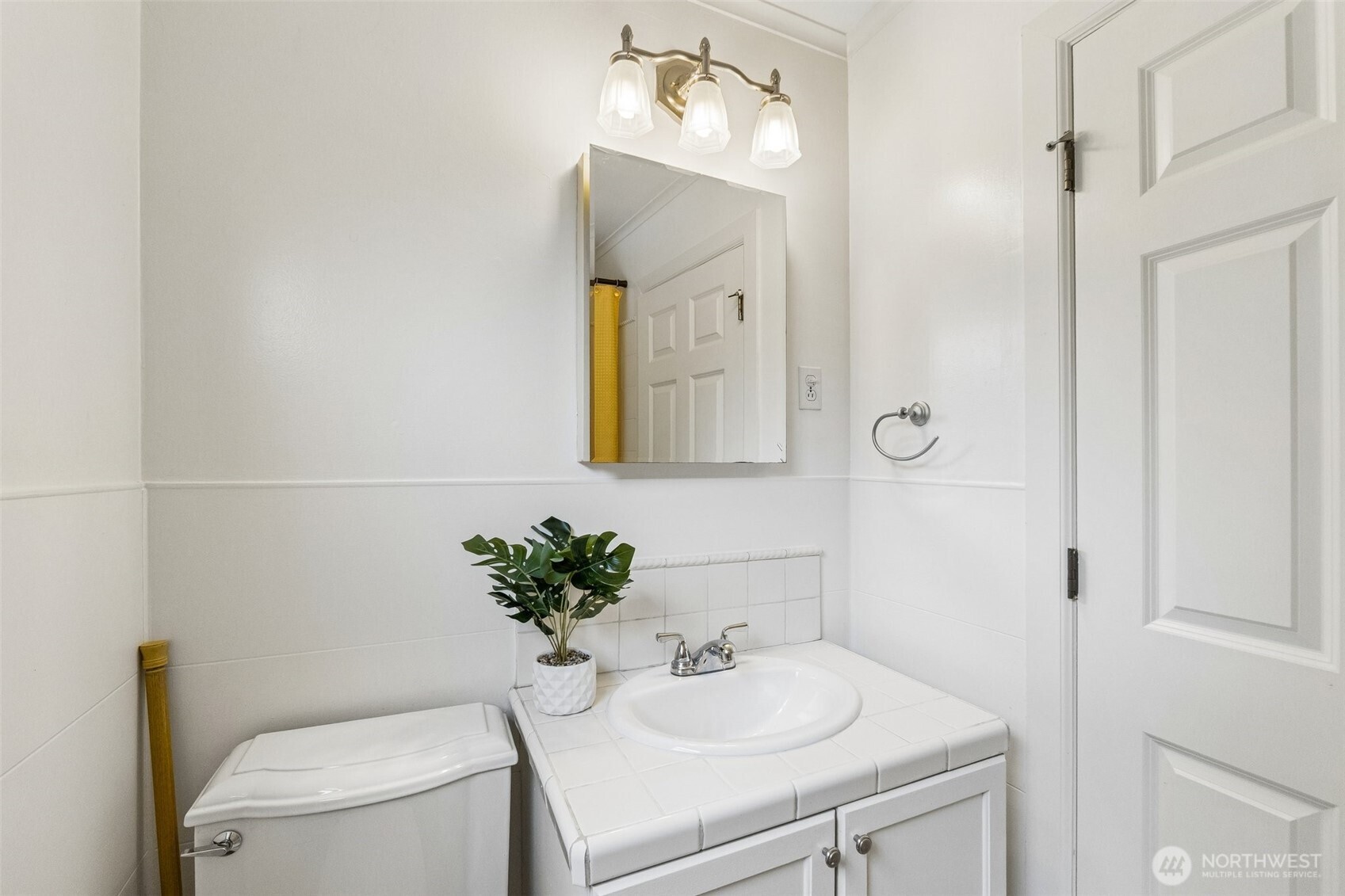 1911 13th Street Everett, WA 98201 - Photo 17 of 31