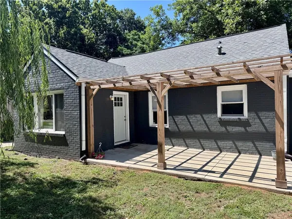 $1,800 | 2450 Lynn Iris Drive, Decatur, GA 30032