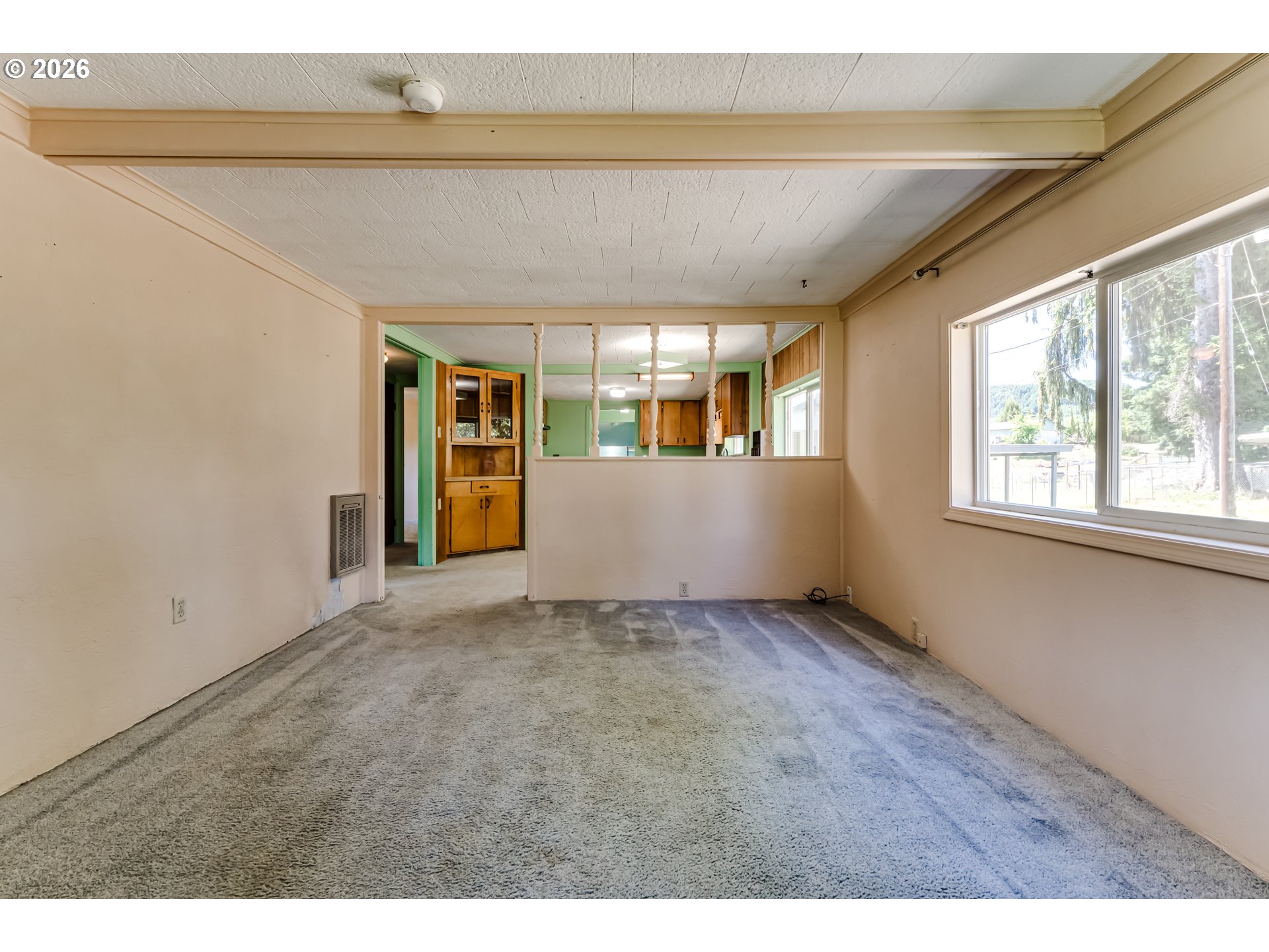 92069 Marcola Road Marcola, OR 97454 - Photo 3 of 34 Living Room/Dining Room